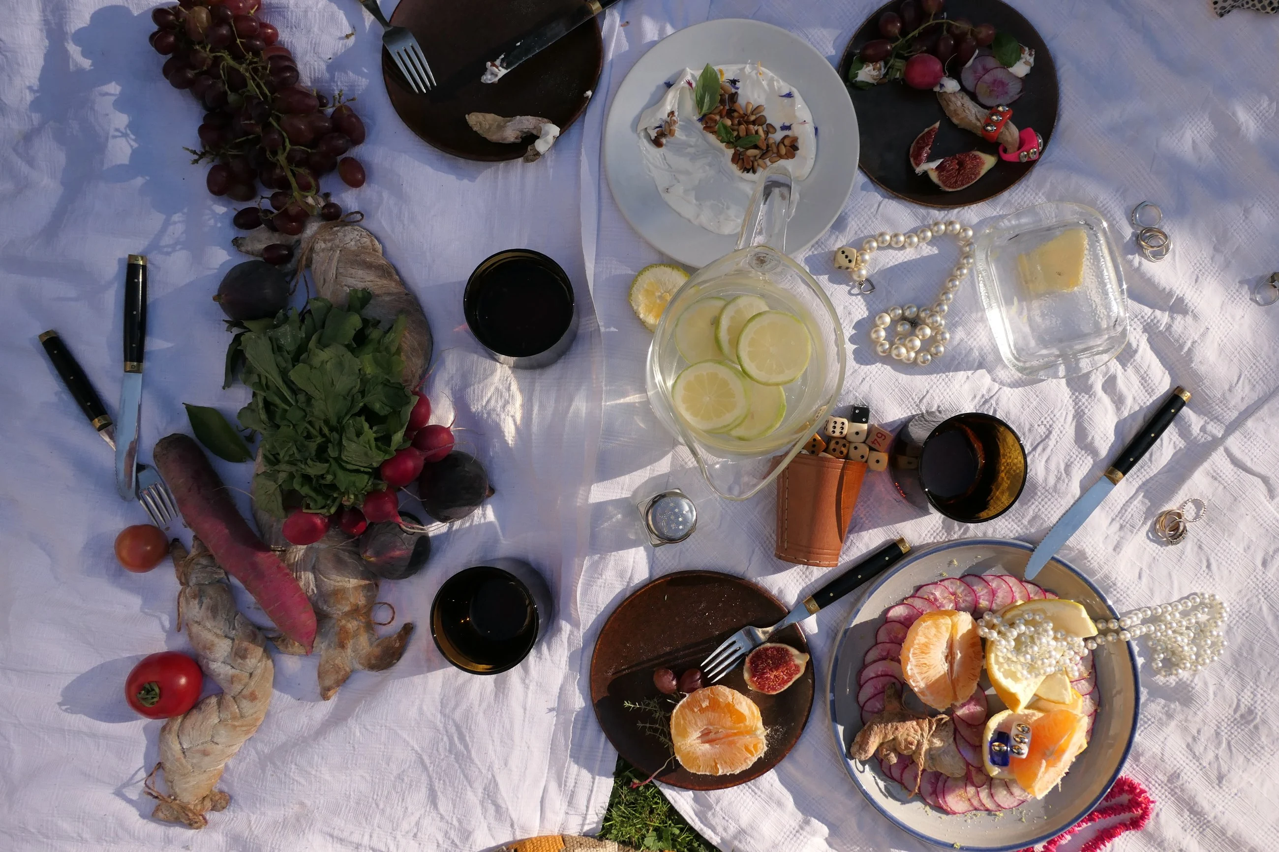 A SPLENDID MESS. — Bild 1